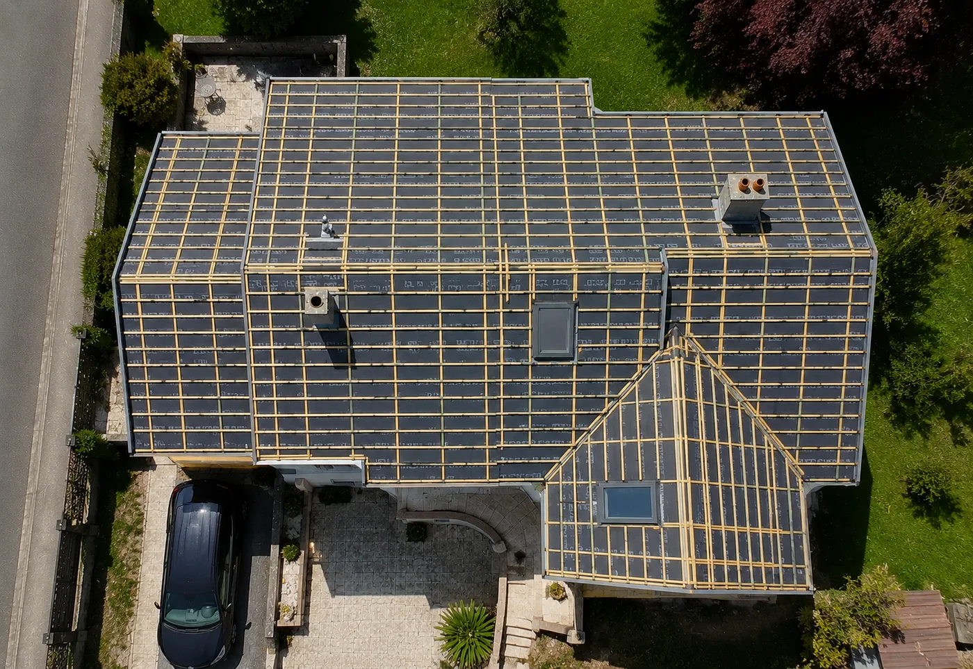 Réfection complète d'une toiture — avant